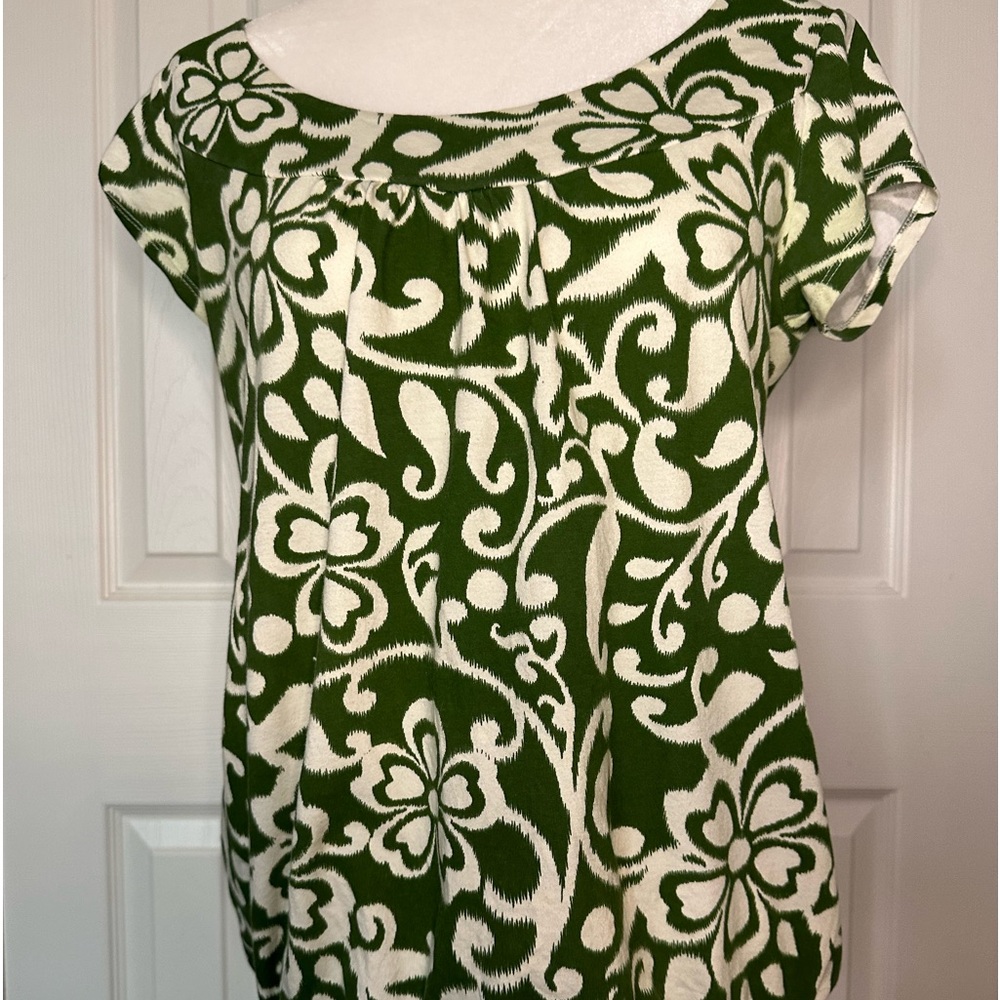 Twisted Courtesy Cotton Top Tie At Waist
Womens M (Junior XL)
Super Cute Green
